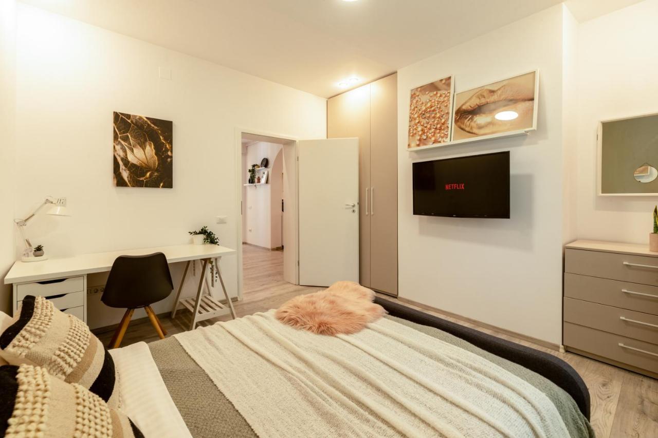 Ideal Stay: Spacious 2Br Apt Near Calea Victoriei 부쿠레슈티 외부 사진