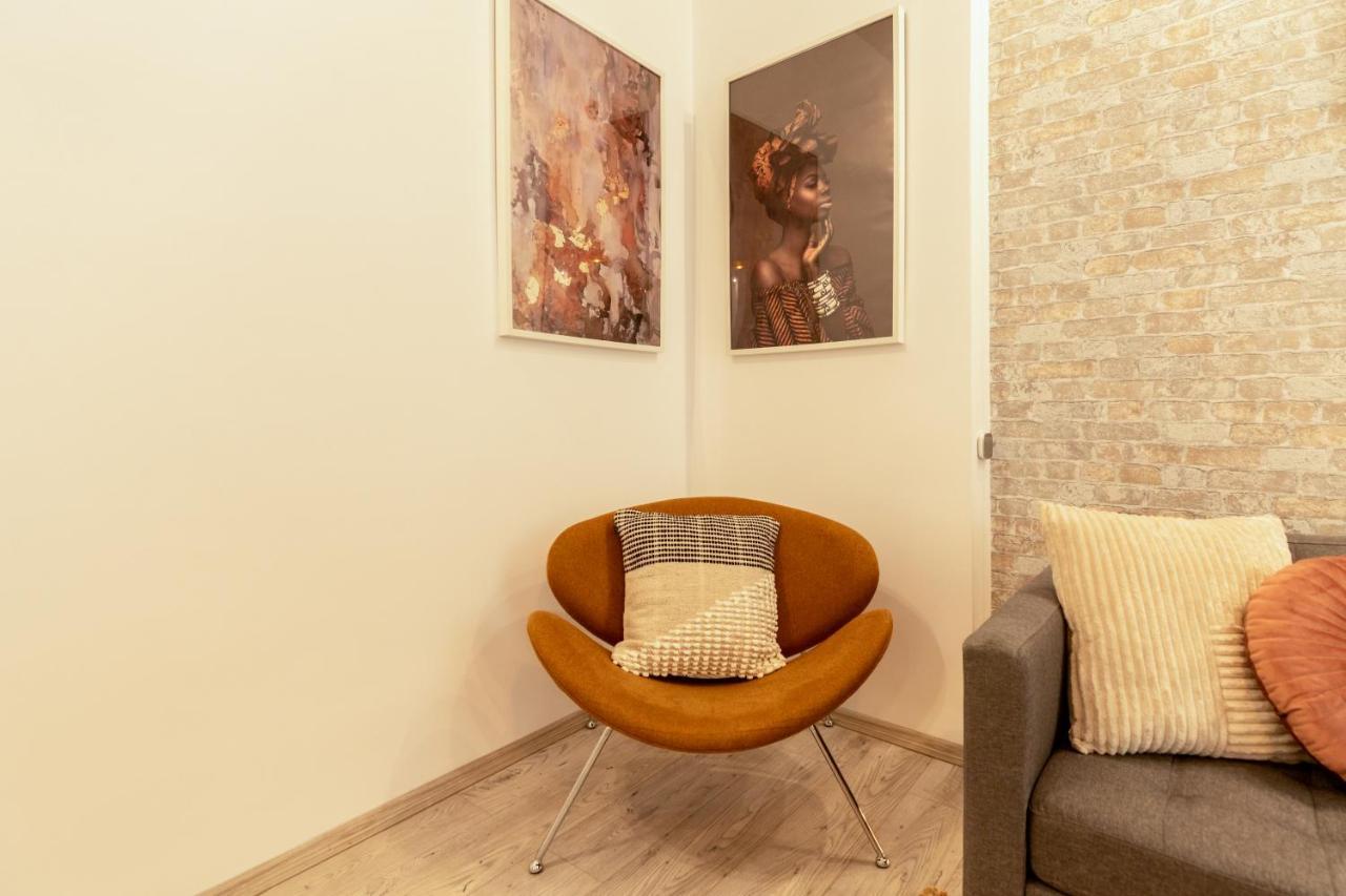 Ideal Stay: Spacious 2Br Apt Near Calea Victoriei 부쿠레슈티 외부 사진